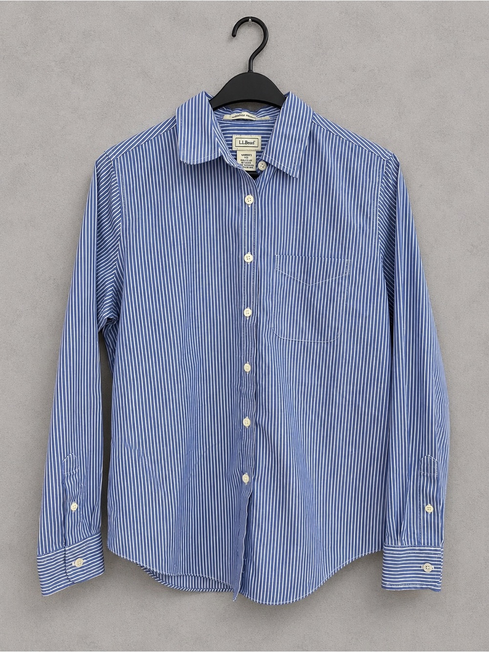 L.L.Bean Women’s XS Blue White Pinstripe Button Down Shirt Wrinkle Resistant